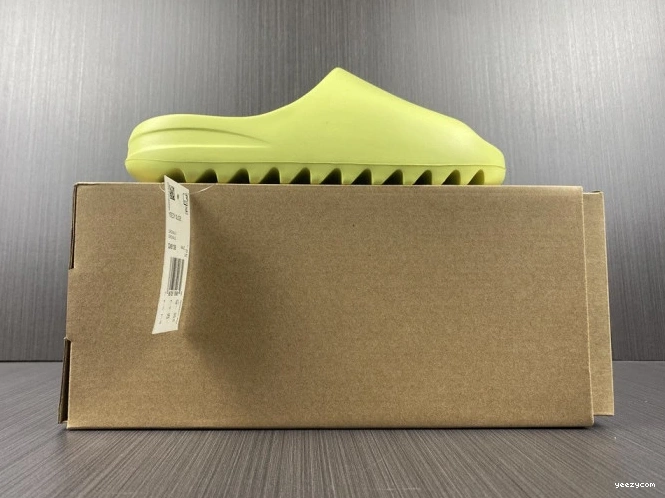 GX6138 Yeezy Adidas Slide Green 0730